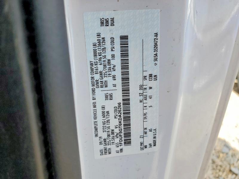 2019 Ford F550 Super Duty Flatbed Truck