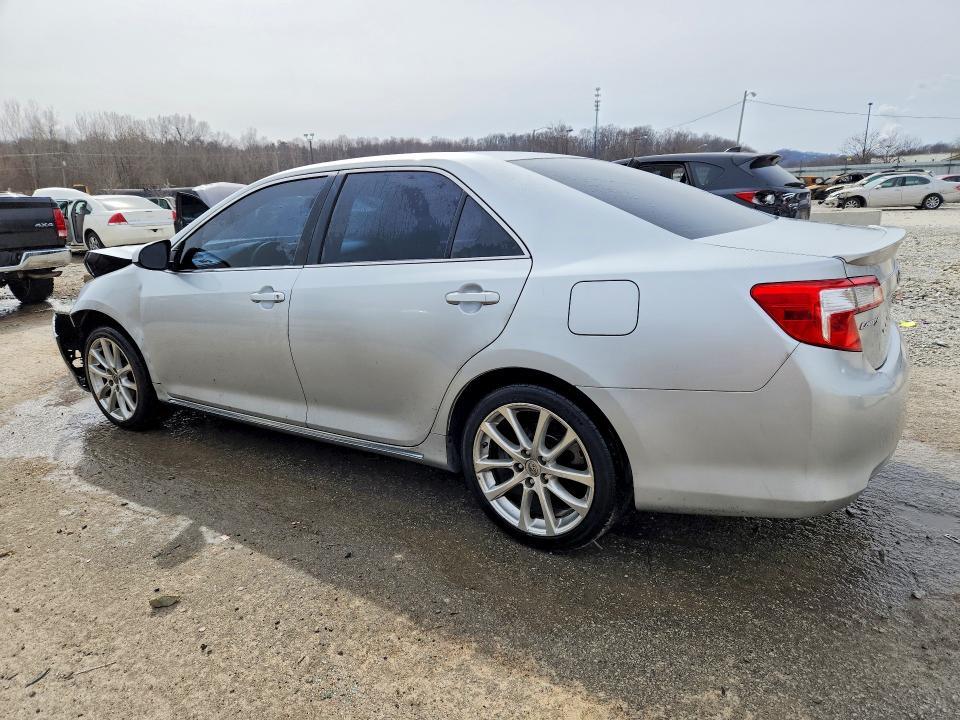 2014 Toyota Camry le