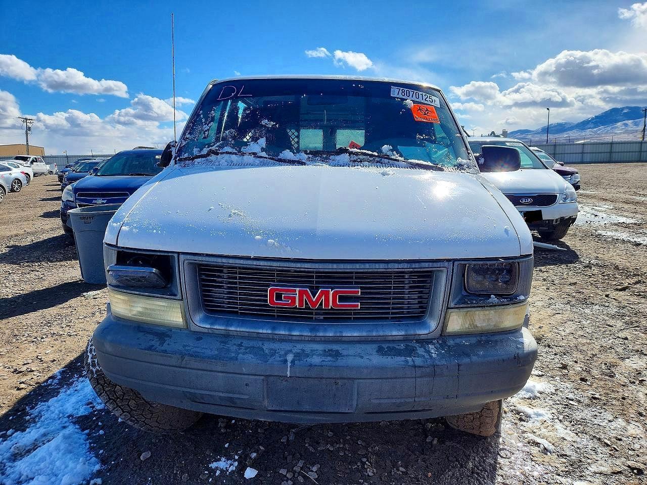 2005 GMC Safari XT