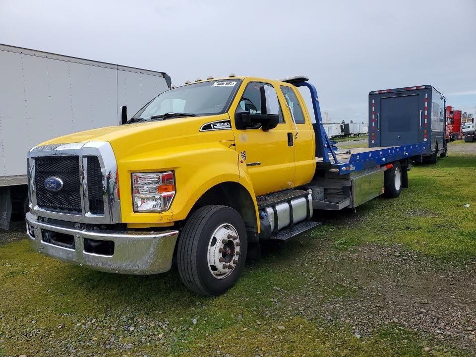 2021 Ford F650 Super Duty Rollback Truck