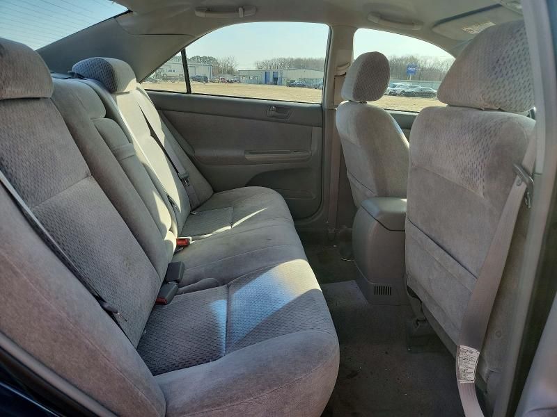 2003 Toyota Camry le