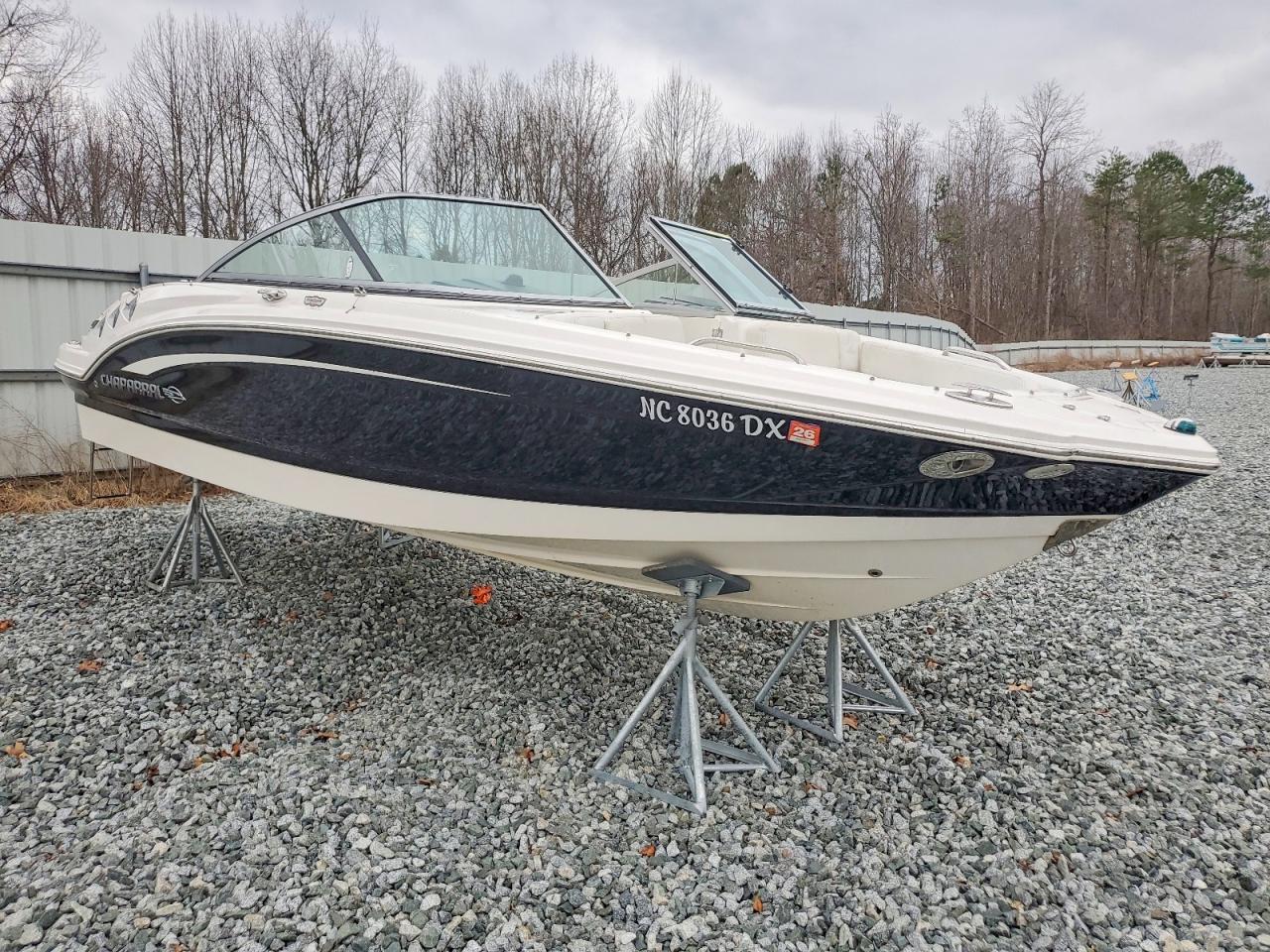2013 Chaparral Boat-Boat