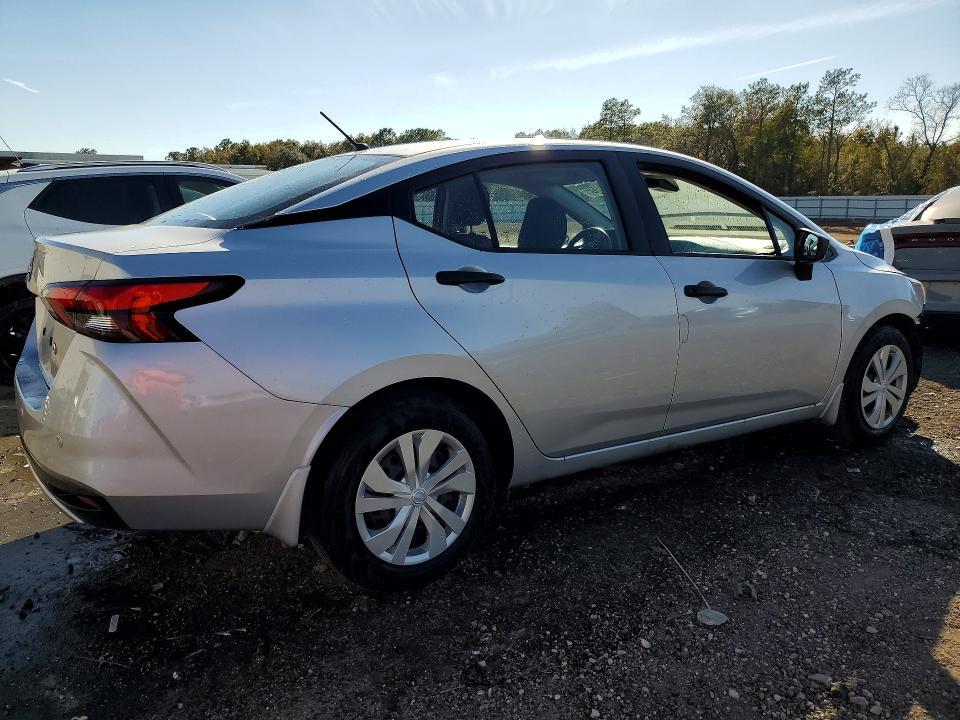 2025 Nissan Versa s