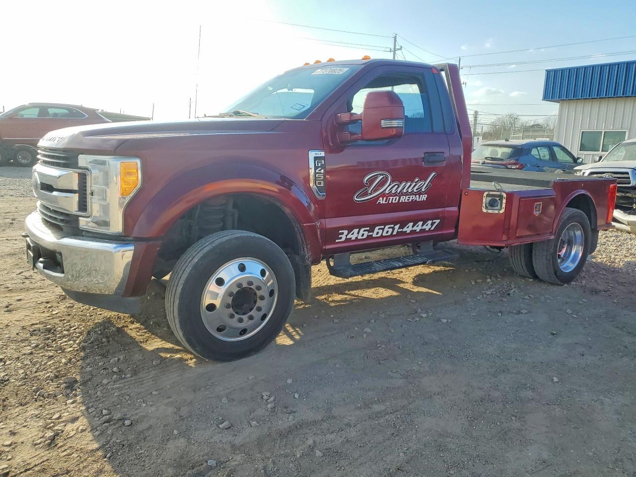 2017 Ford F450 Super Duty Flatbed Truck