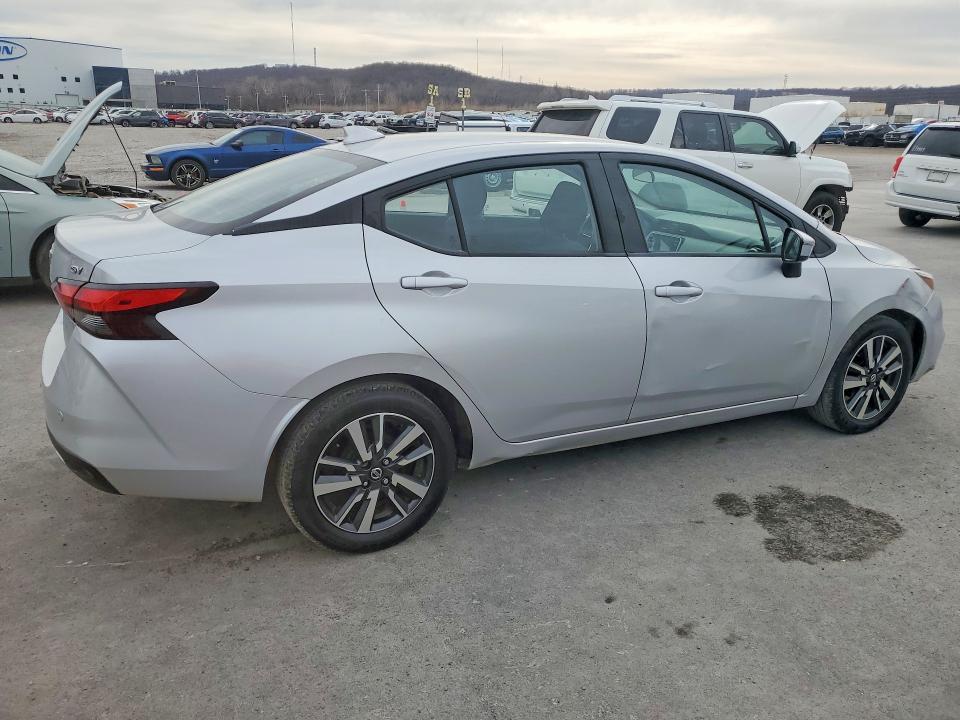 2021 Nissan Versa sv