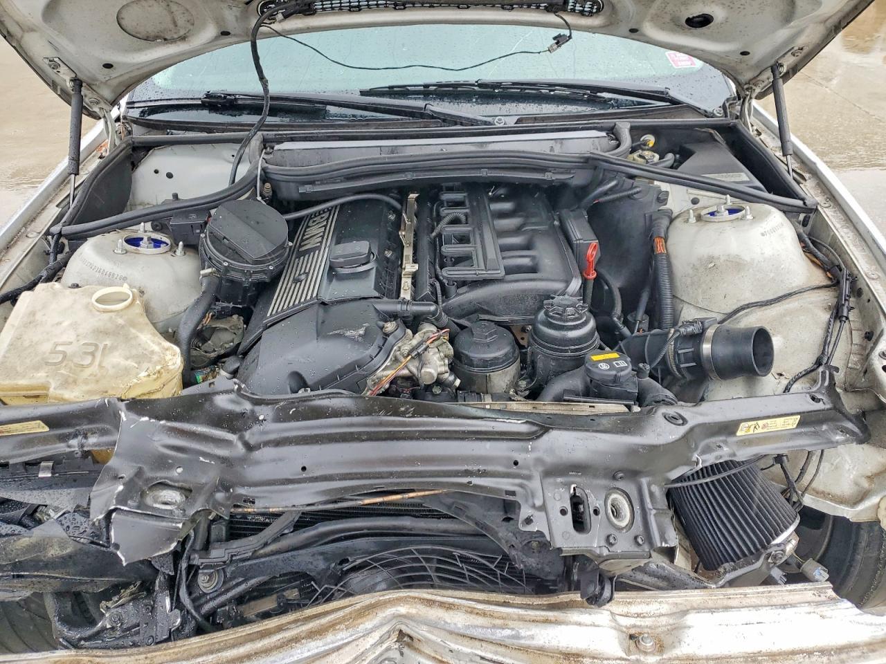 2001 BMW 325 i
