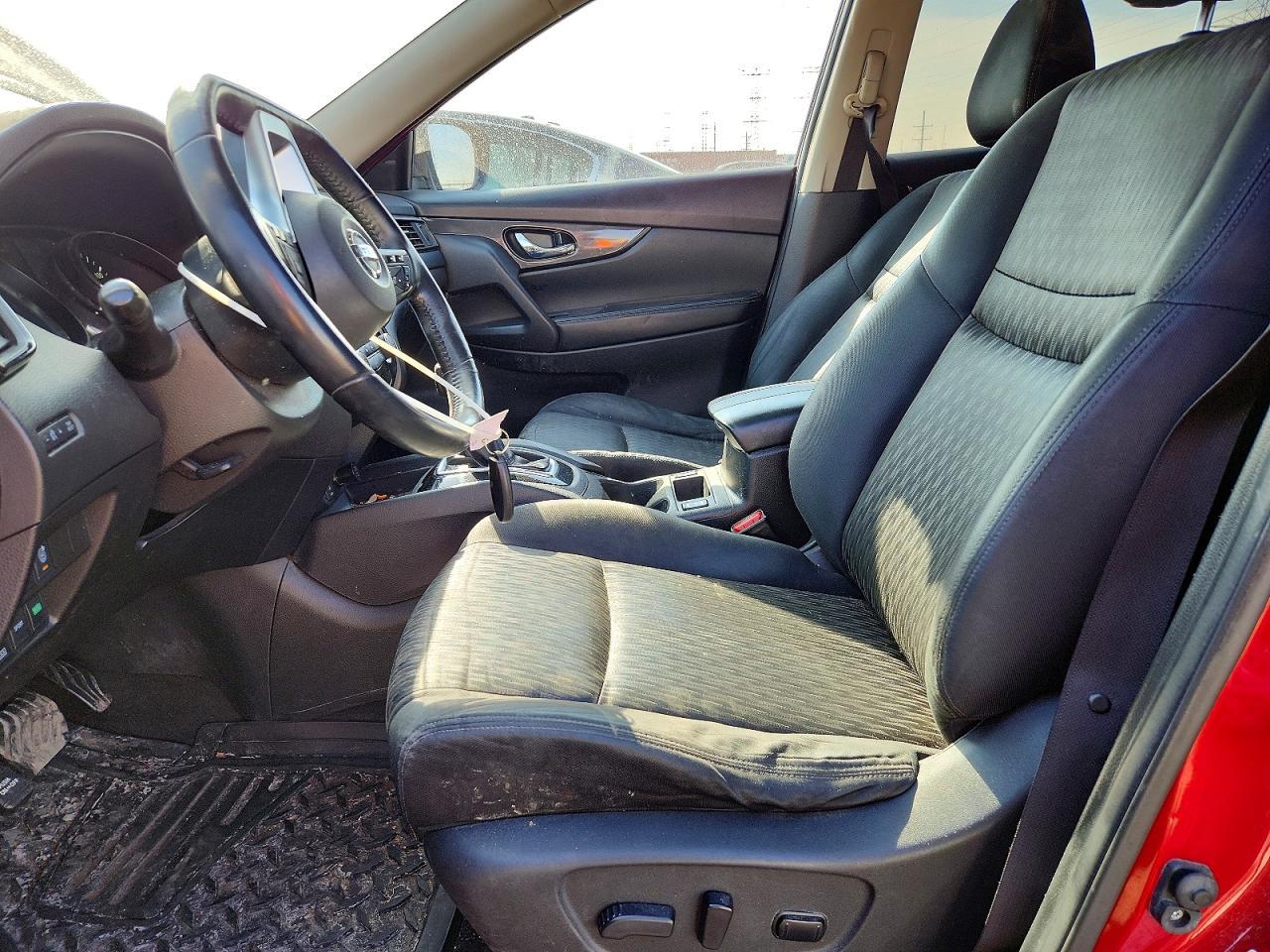 2017 Nissan Rogue sv