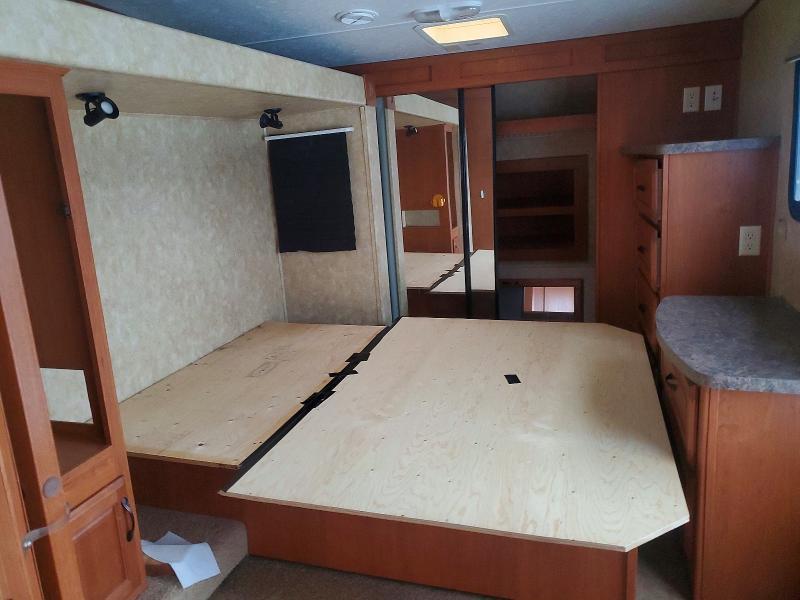 2008 Forest River Sierra Camper