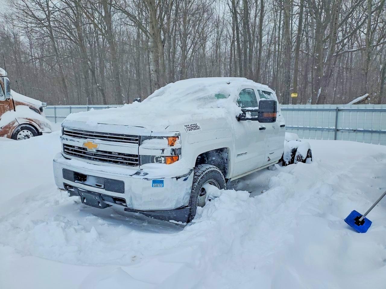2016 Chevrolet Silverado Truck Cab AND Chassis