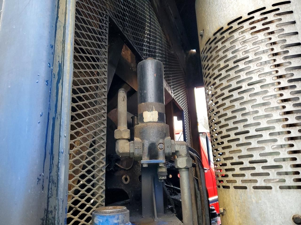 2014 Mack MRU613 Refuse Truck