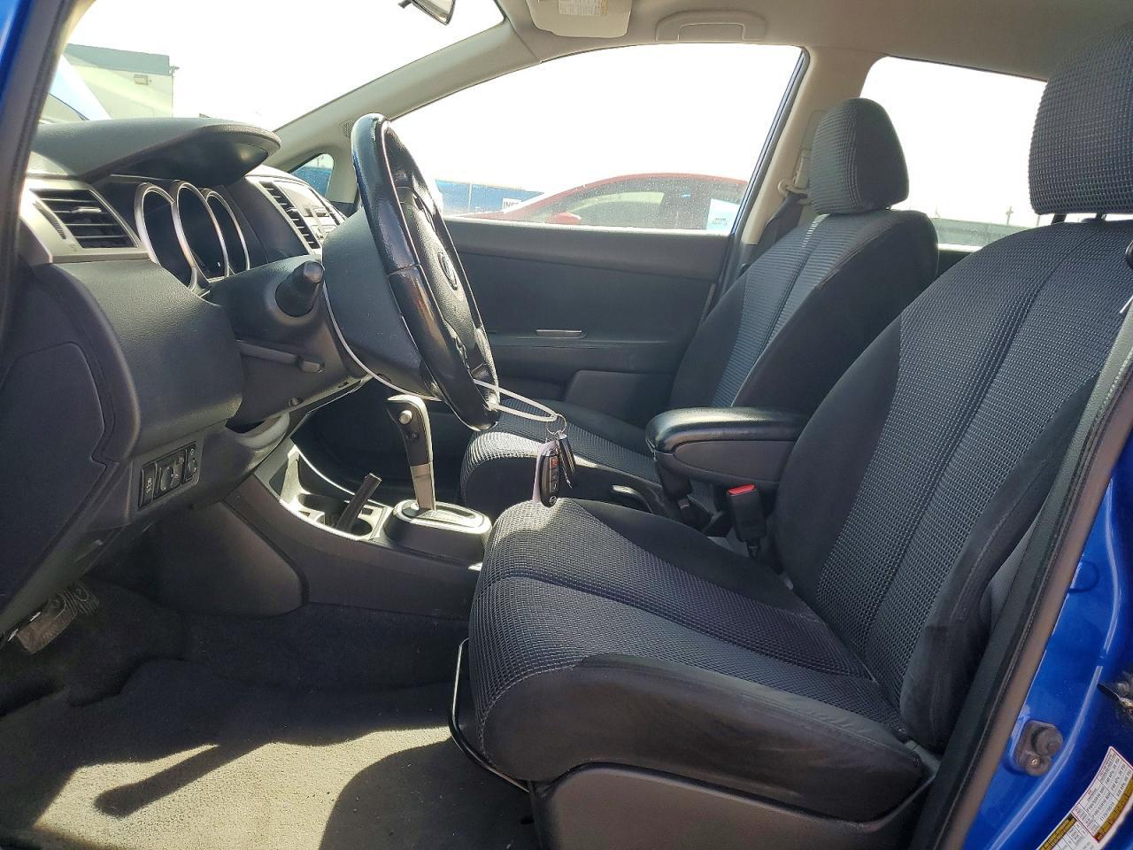 2010 Niss Versa s