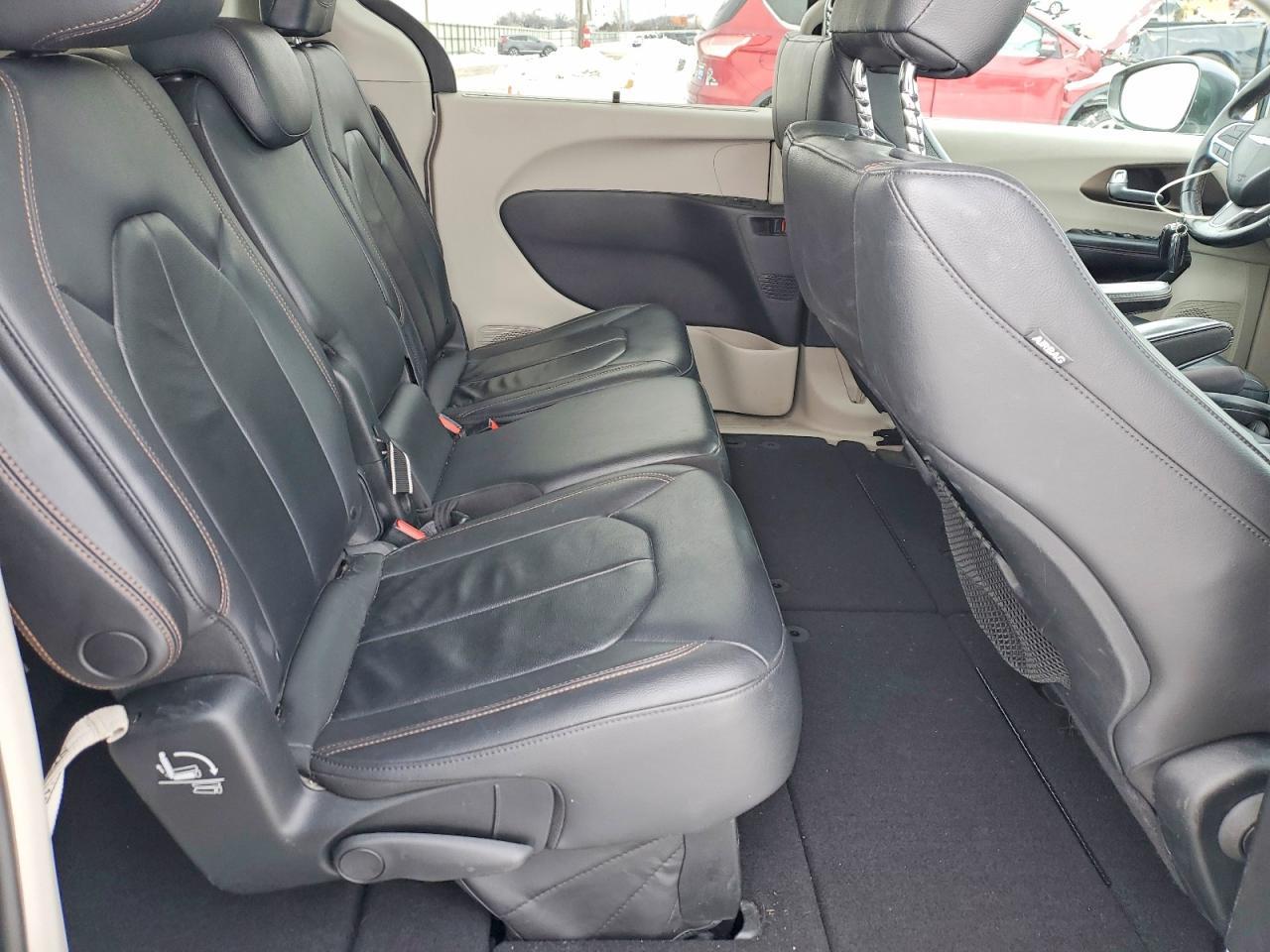 2017 Chrysler Pacifica Touring l
