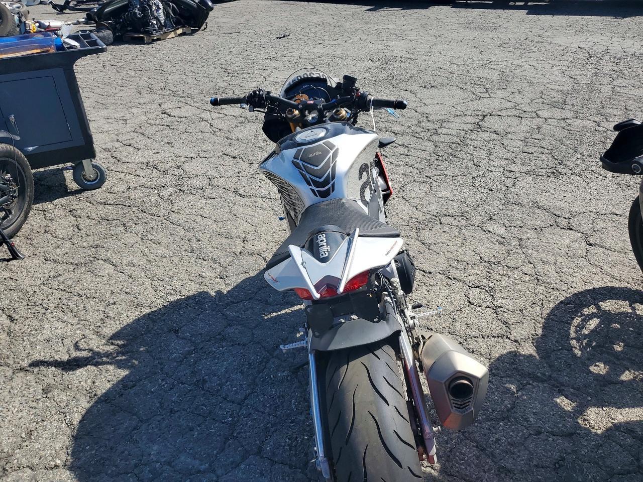 2019 Aprilia Tuono