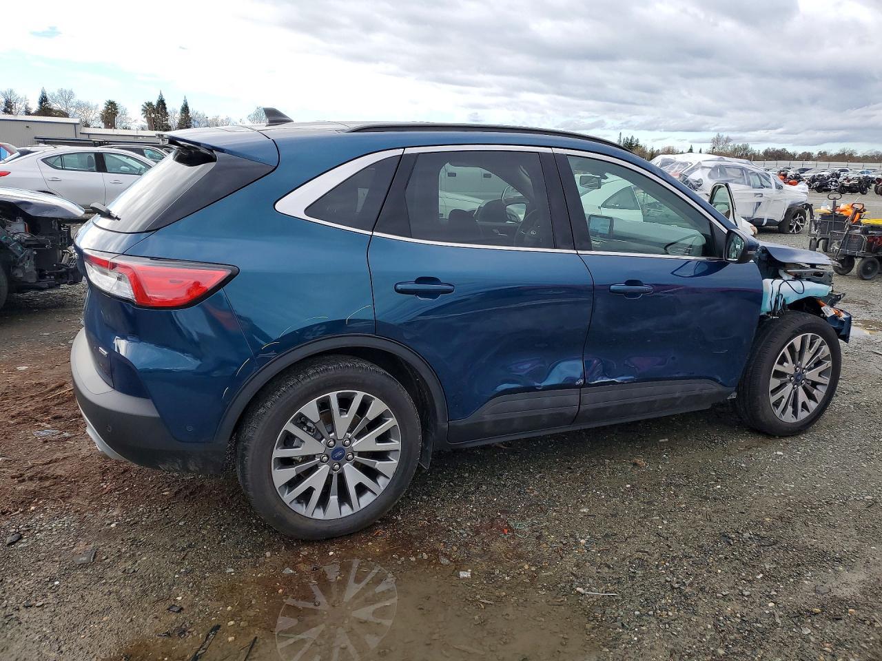 2020 Ford Escape Titanium