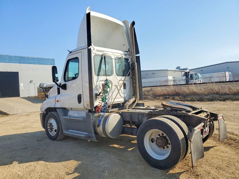 2016 Freightliner Cascadia 125 Semi Truck