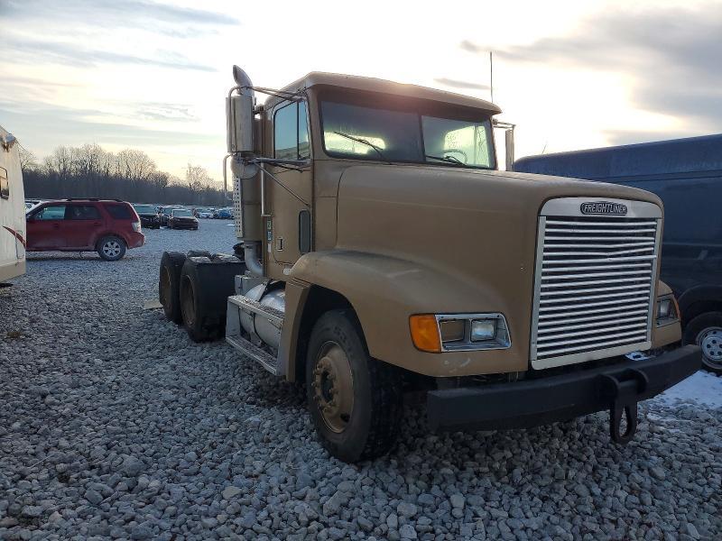 2000 Freigliner 2000 Freightliner FLD120 Semi Truck