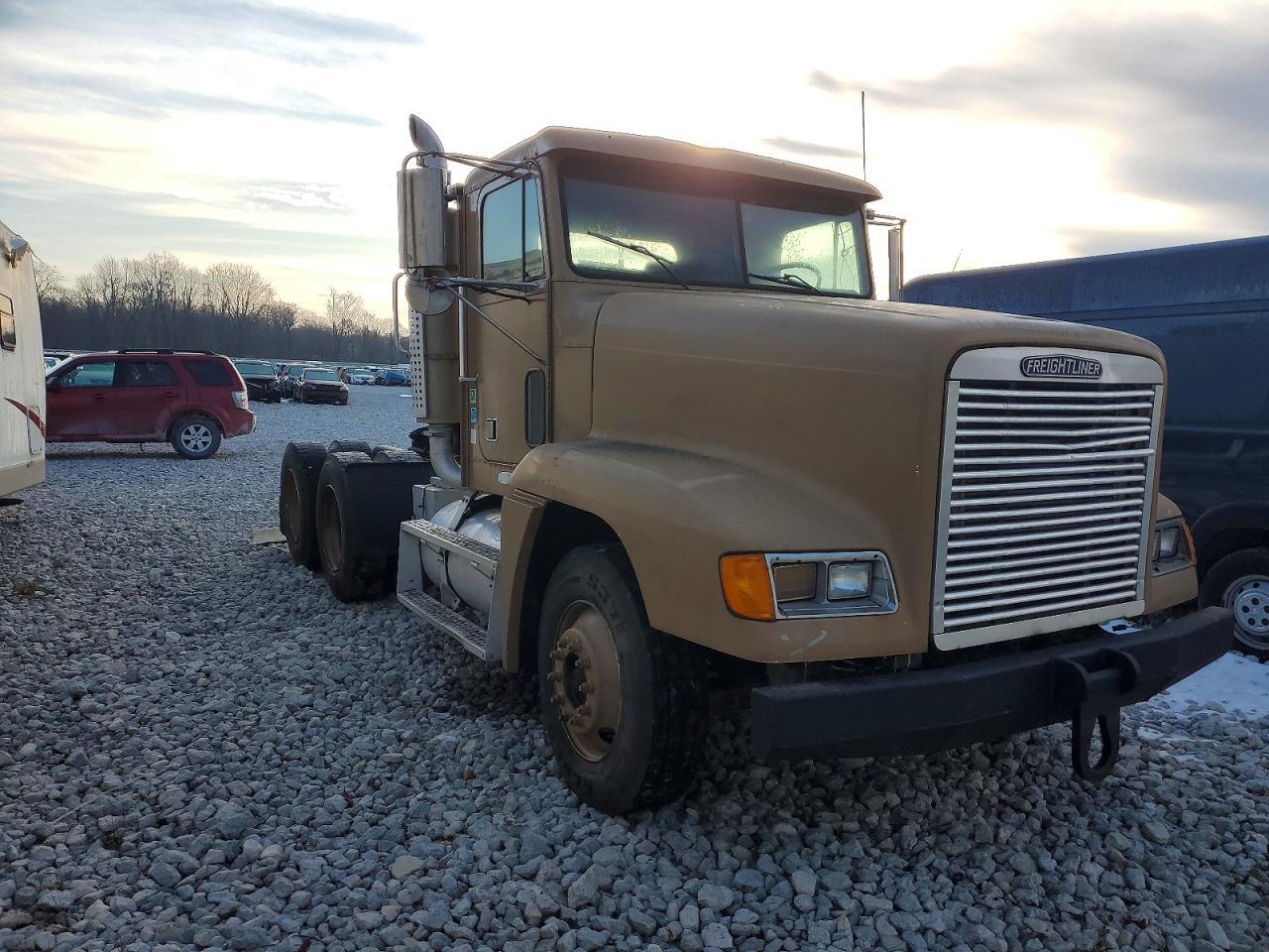 2000 Freigliner 2000 Freightliner FLD120 Semi Truck