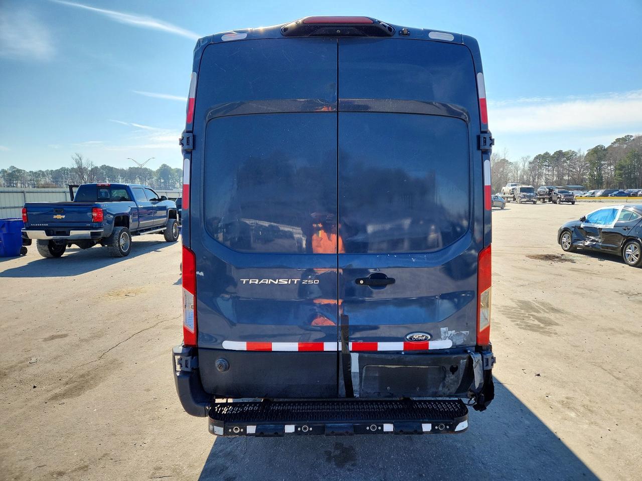 2020 Ford Transit T-250