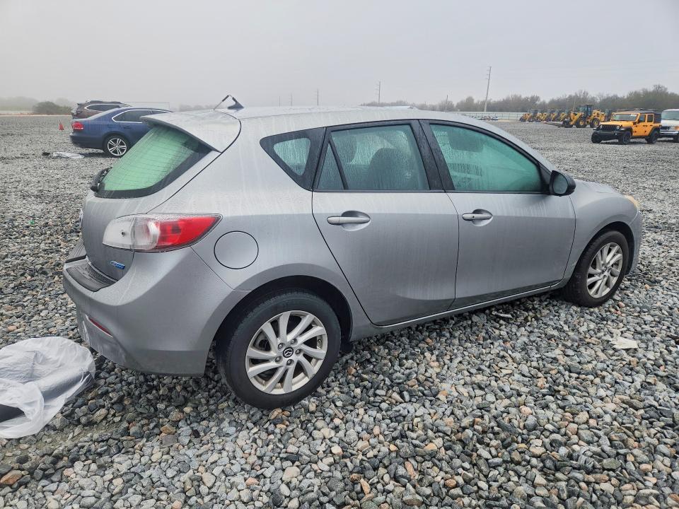 2013 Mazda 3 I
