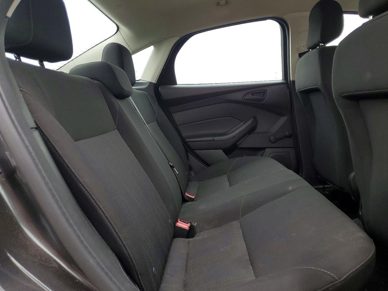 2015 Ford Focus s