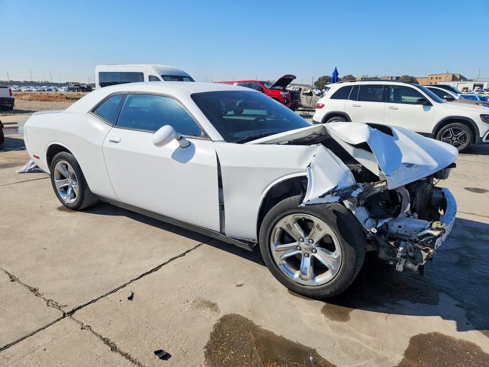 2014 Dodge Challenger sxt