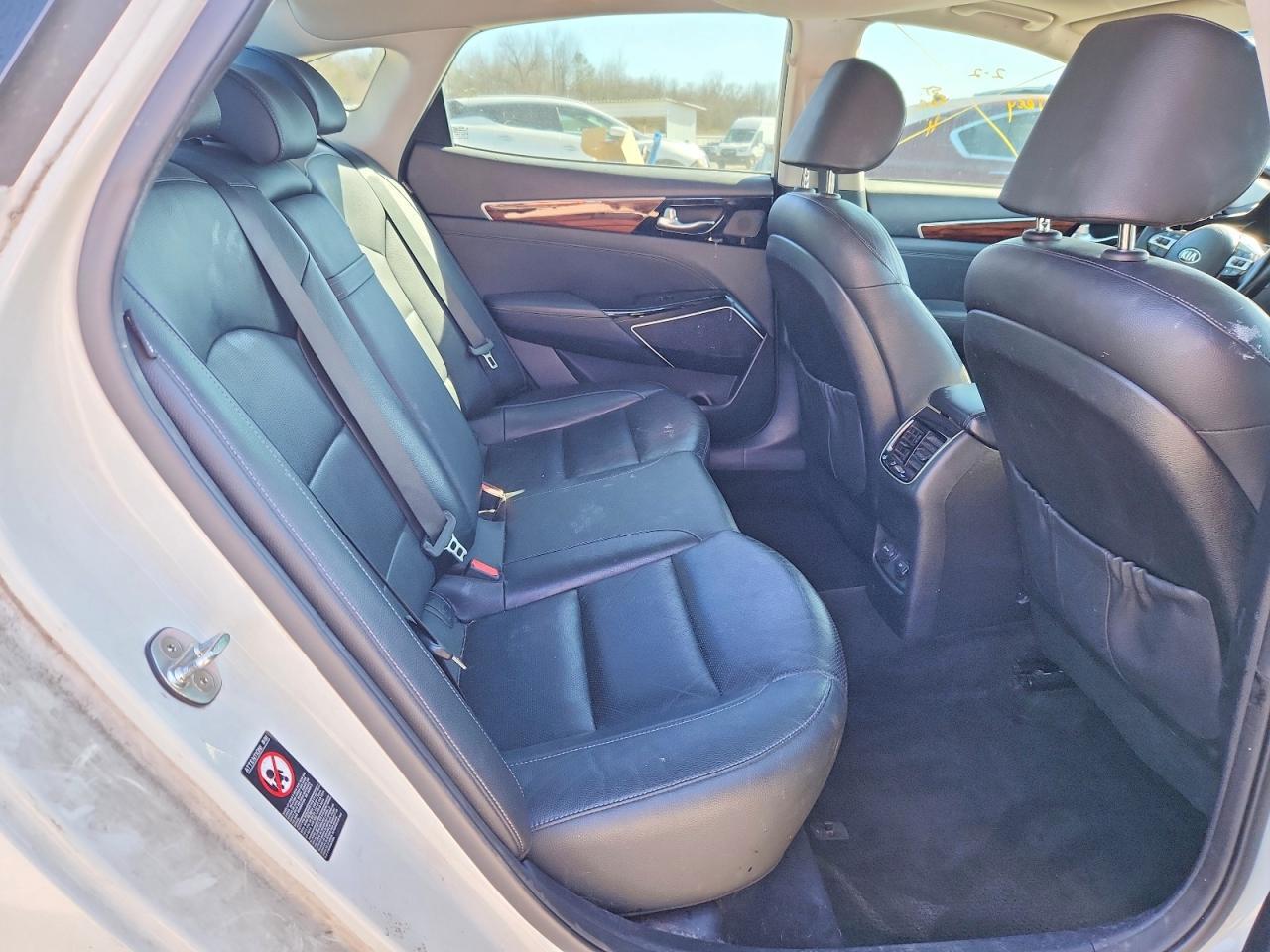 2017 KIA Cadenza Premium