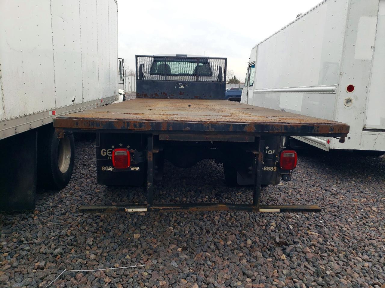 2015 Ford F650 Super Duty Flatbed Truck