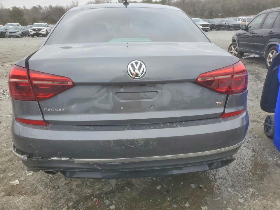 2017 Volkswagen Passat R-line