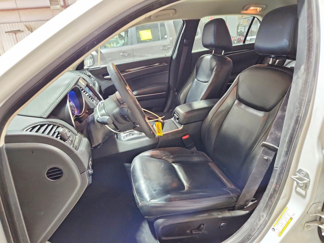 2023 Chrysler 300 Touring l