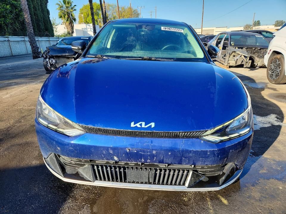 2024 KIA EV6 Light