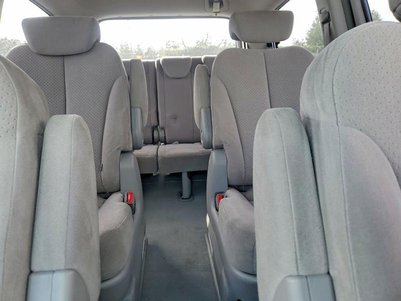 2007 Hyundai Entourage gls