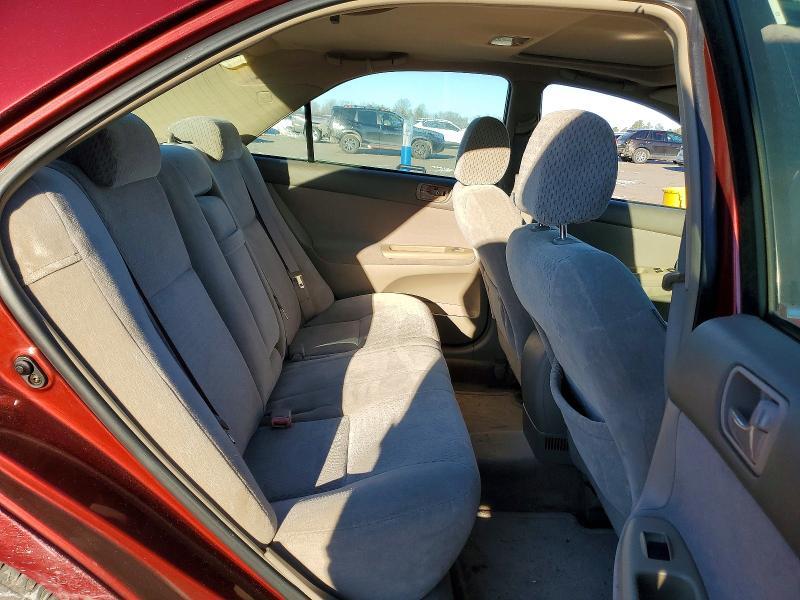 2004 Toyota Camry le