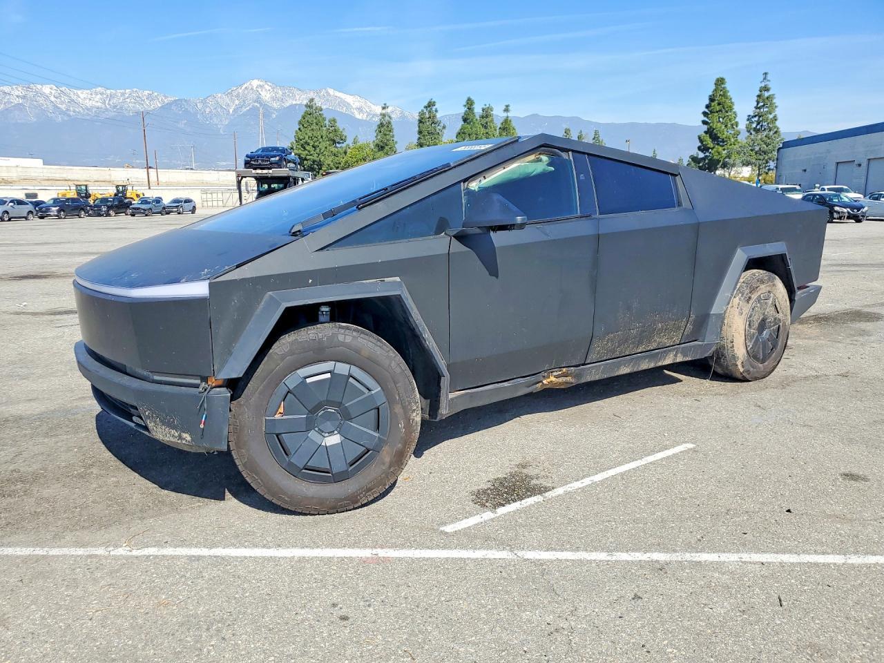 2025 Tesla Cybertruck