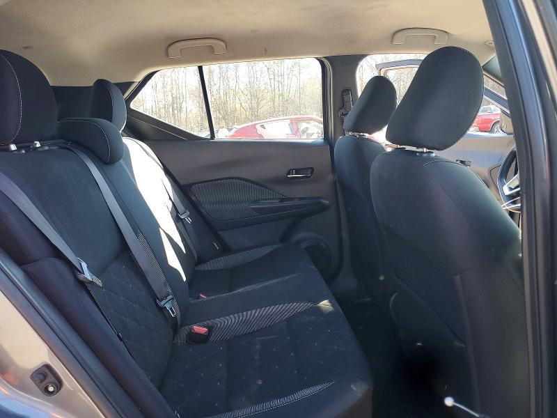 2020 Nissan Kicks sv