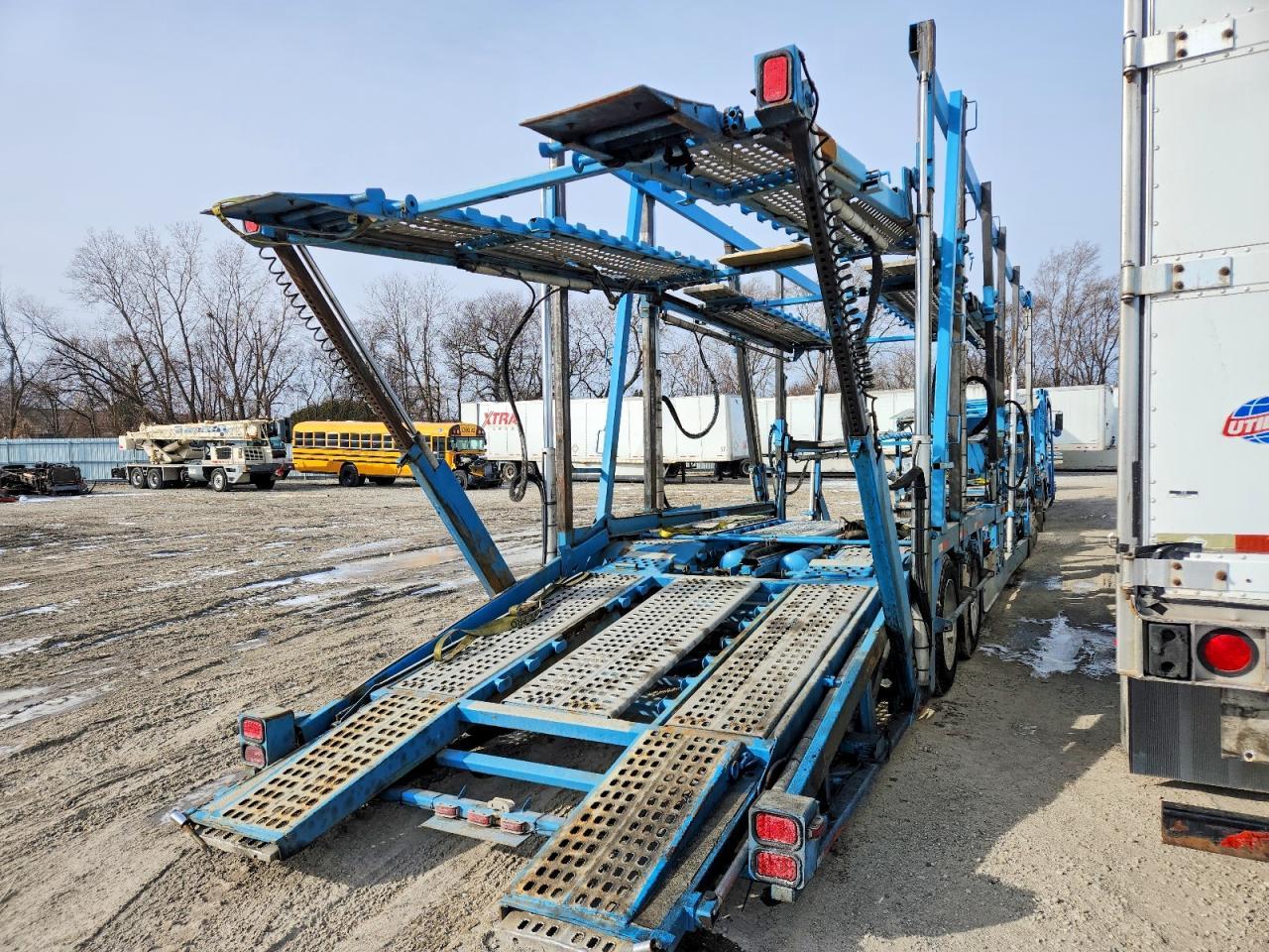 2005 Peterbilt 379 Car Hauler Truck