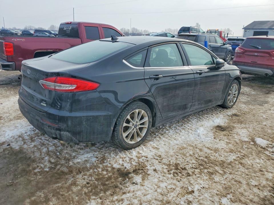 2020 Ford Fusion se