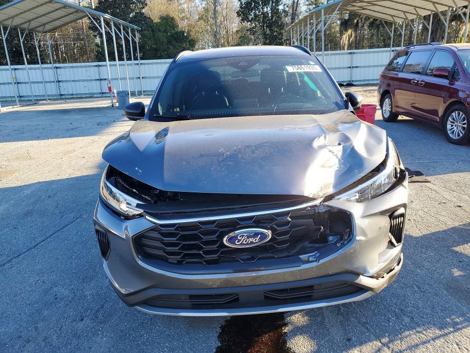 2025 Ford Escape st Line