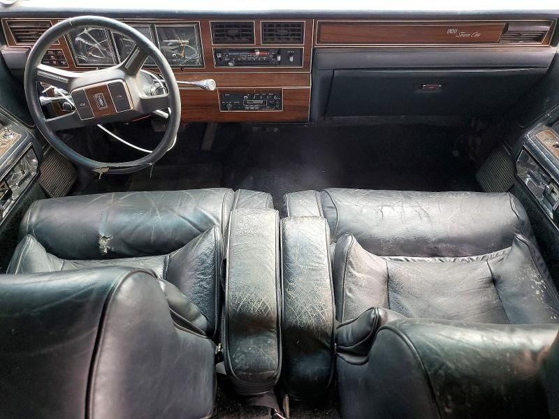 1988 Lincoln Town car Signature