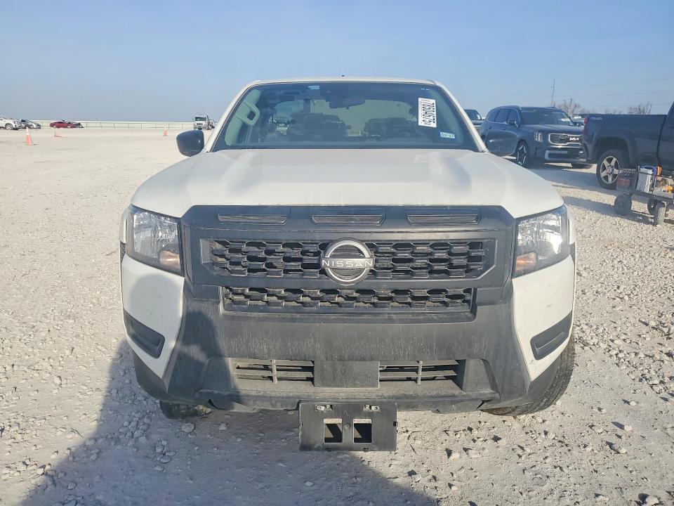 2025 Nissan Frontier s