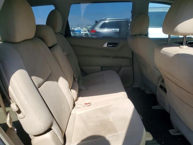 2013 Nissan Pathfinder s