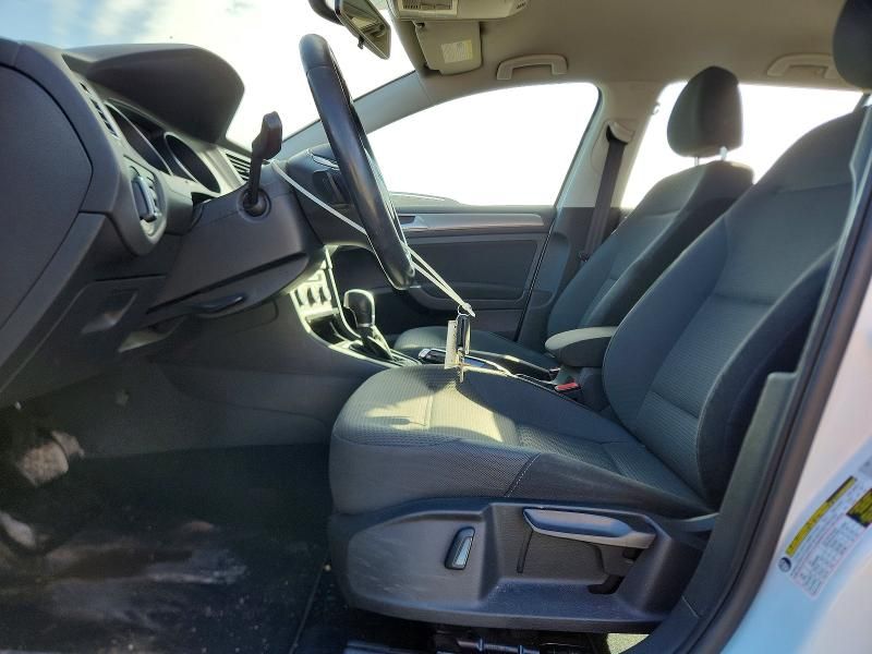 2016 Volkswagen Golf Sportwagen s