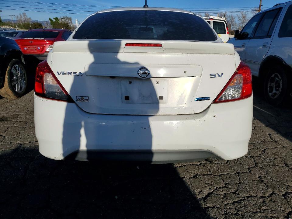 2015 Nissan Versa 1.6 sv