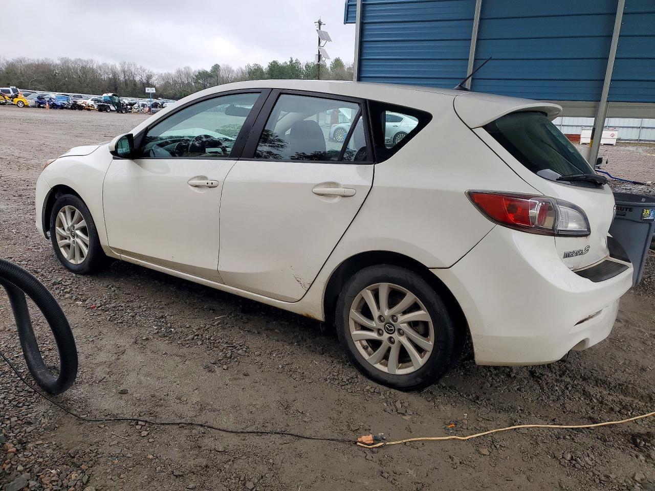 2013 Mazda 3 I