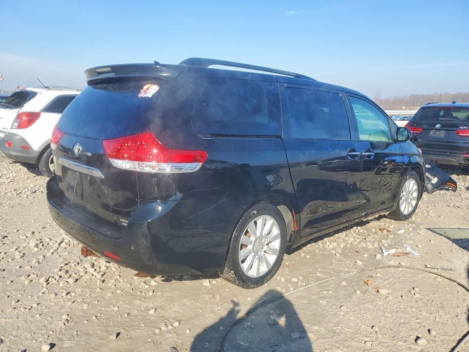 2011 Toyota Sienna Limited 7-passenger