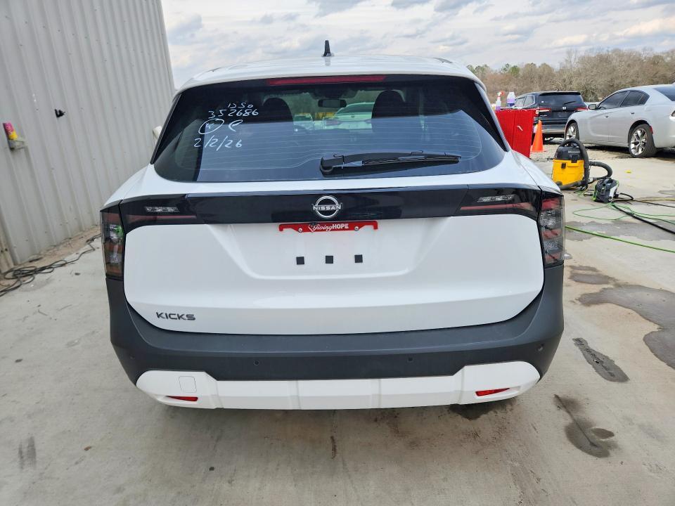 2026 Nissan Kicks s