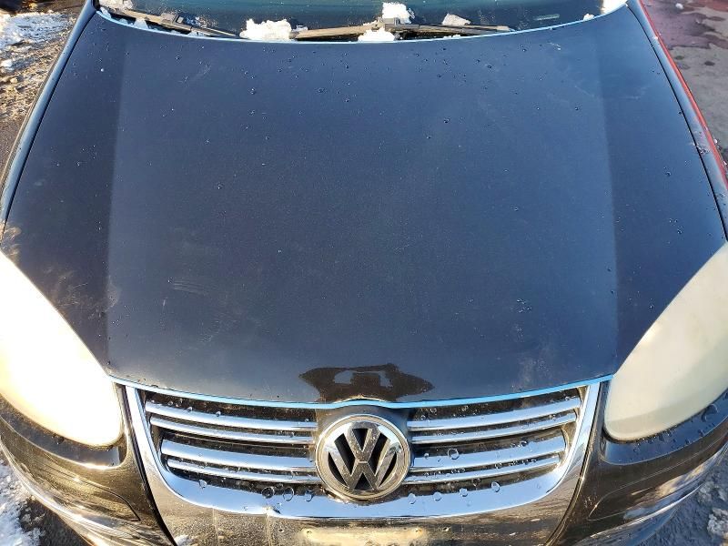 2005 Volkswagen New Jetta 2.5l Option Package 1