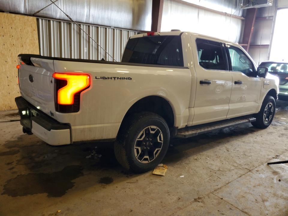 2023 Ford F150 Lightning pro