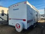 2004 Fleetwood Pioneer Camper