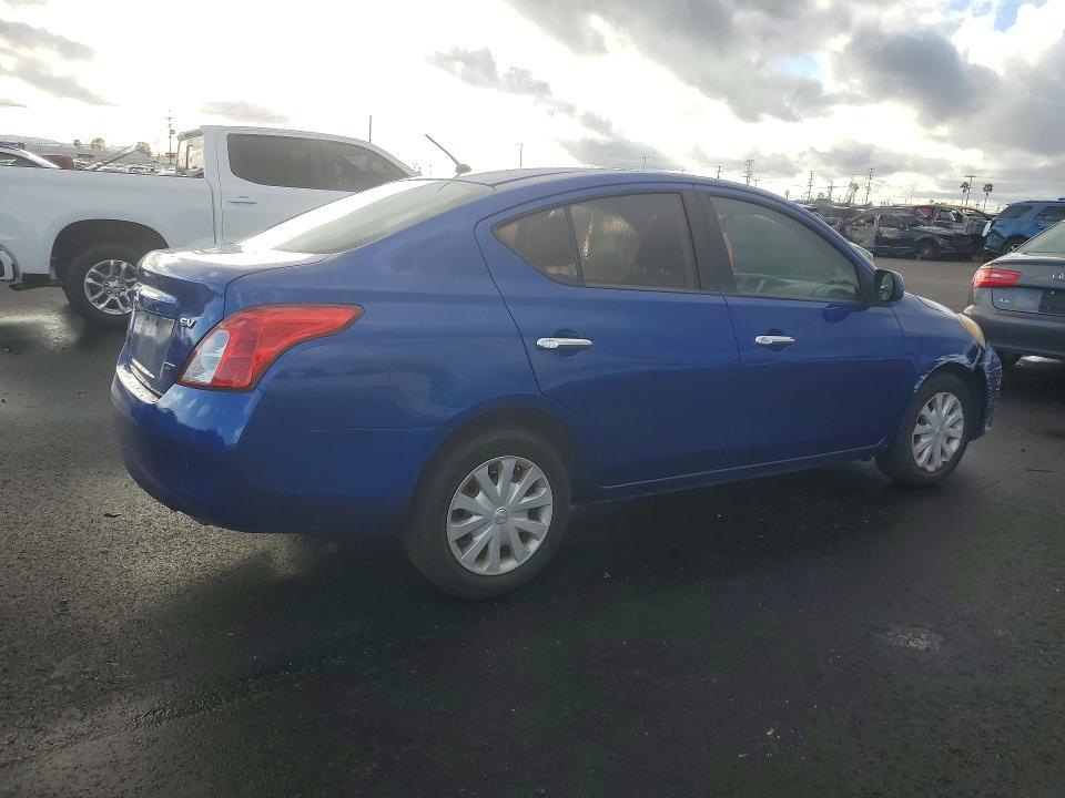 2012 Nissan Versa s