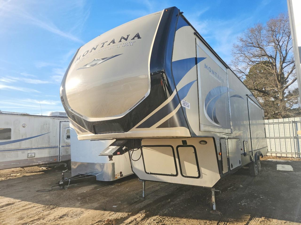 2019 Keystone Montana Camper
